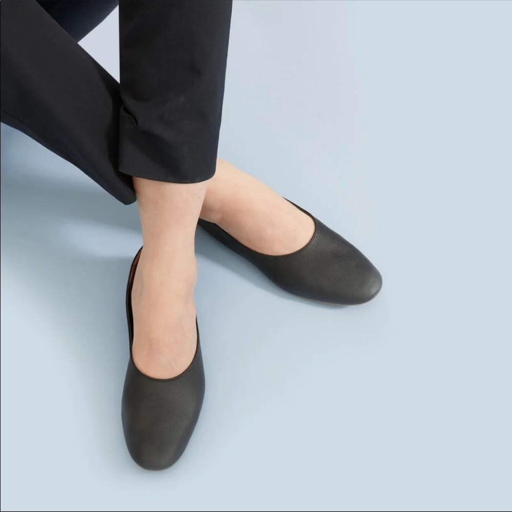 New in box Everlane Day Glove Black Flats in 8.5
